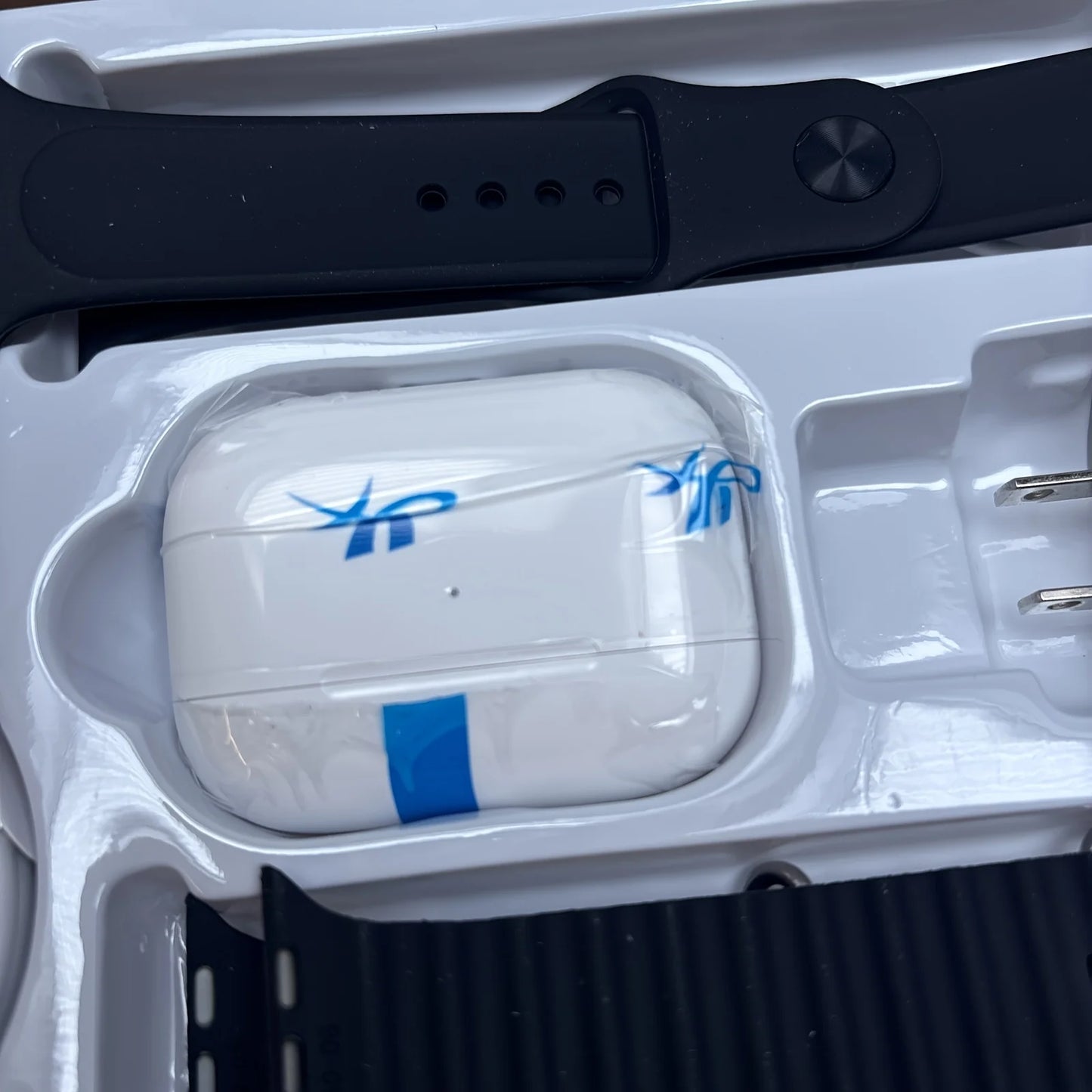 Smart Watch And Wireless Earbuds 2 In 1 Set With Charger
