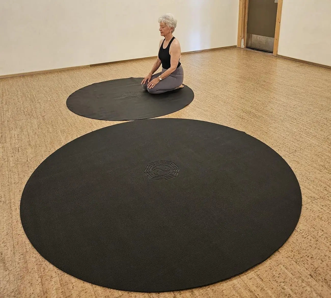 SISYAMA Round Yoga Mat With Tai Chi Symbol For Meditation