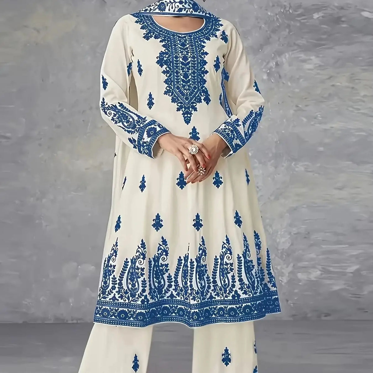 Women's Printed Three Piece Ethnic Set With Top Pants And Scarf